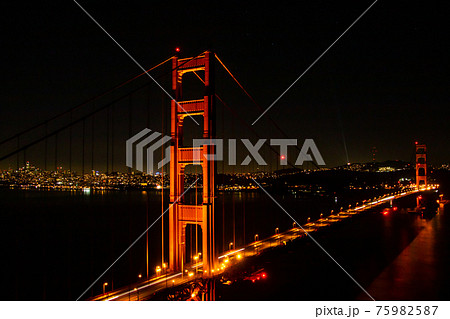 ゴールデンゲートブリッジ 夜景 橋 夜の写真素材 - PIXTA