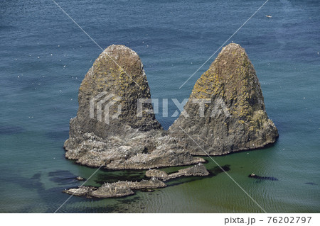 三本杉岩 日本海の写真素材
