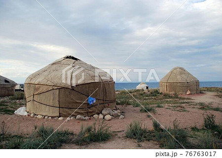 ゲル パオ モンゴル 遊牧民の写真素材