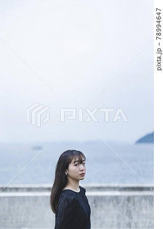 人物 女性 かっこいい 女の子の写真素材