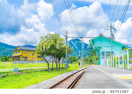 田舎駅の写真素材