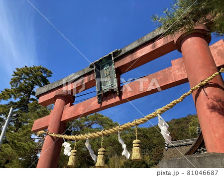 白鬚神社 湖中大鳥居 神社 幻想的の写真素材