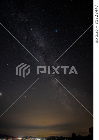 流星群の写真素材集 ピクスタ