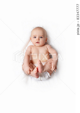 赤ちゃん 新生児 外国人 かわいいの写真素材