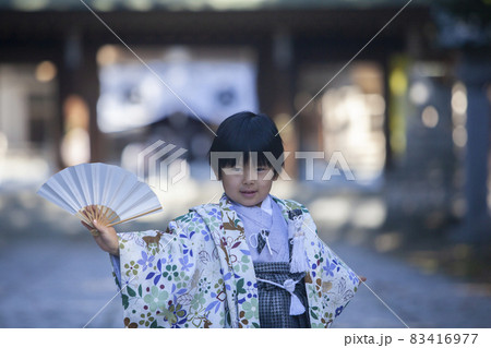 扇子 一人 着物 男性の写真素材
