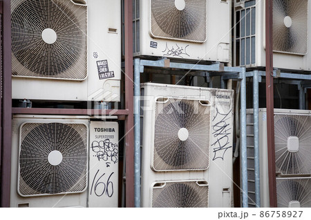 室外機 空調 レトロ 古いの写真素材
