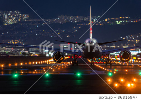 誘導灯 伊丹空港 空港の写真素材 - PIXTA