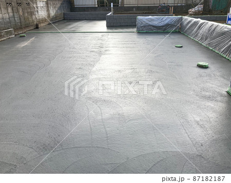 戸建て住宅の外構工事：土間コンクリート打ち施工（駐車スペース）