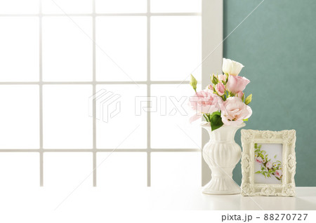 トルコキキョウ 生け花の写真素材