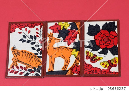 花札 牡丹 蝶 猪鹿蝶の写真素材