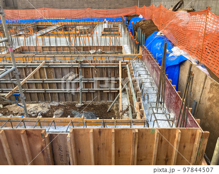 マンション基礎工事現場のイメージ
