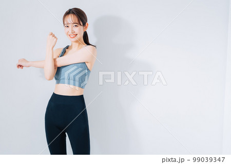 Realistic fitness elements. Gym women - Stock Illustration [99690273] -  PIXTA