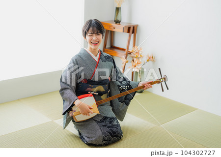 三味線（写真参照に）③ 三味線の写真素材(3,191点以上の高品質な写真素材) - PIXTA（ピクスタ）