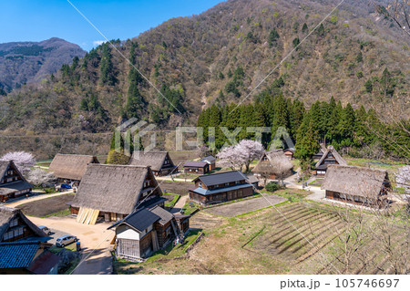 白川郷・五箇山の合掌造り集落の写真素材 - PIXTA