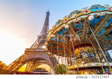 メリーゴーランド フランスの写真素材 - PIXTA
