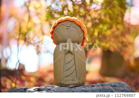 紅葉 秋 お地蔵さん 地蔵の写真素材 - PIXTA