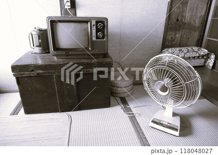 レトロ 昭和 テレビ 茶の間の写真素材 - PIXTA