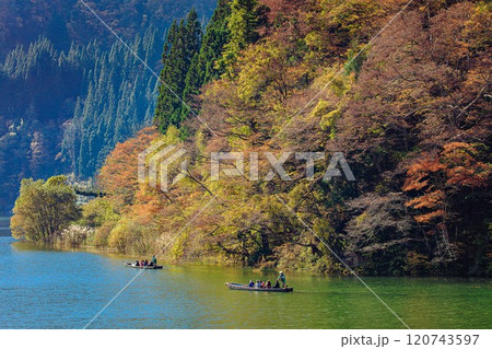 川のある風景の写真素材 - PIXTA