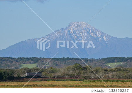 利尻山 利尻富士 利尻 宗谷本線の写真素材 - PIXTA