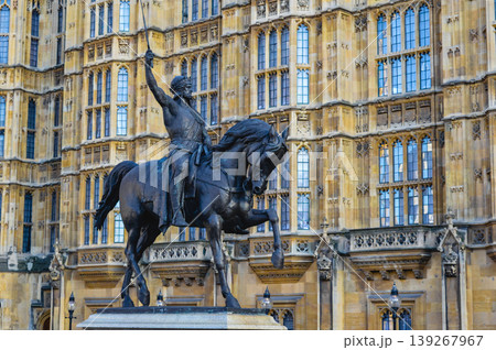 銅像 イギリス 英国 ロンドンの写真素材 - PIXTA